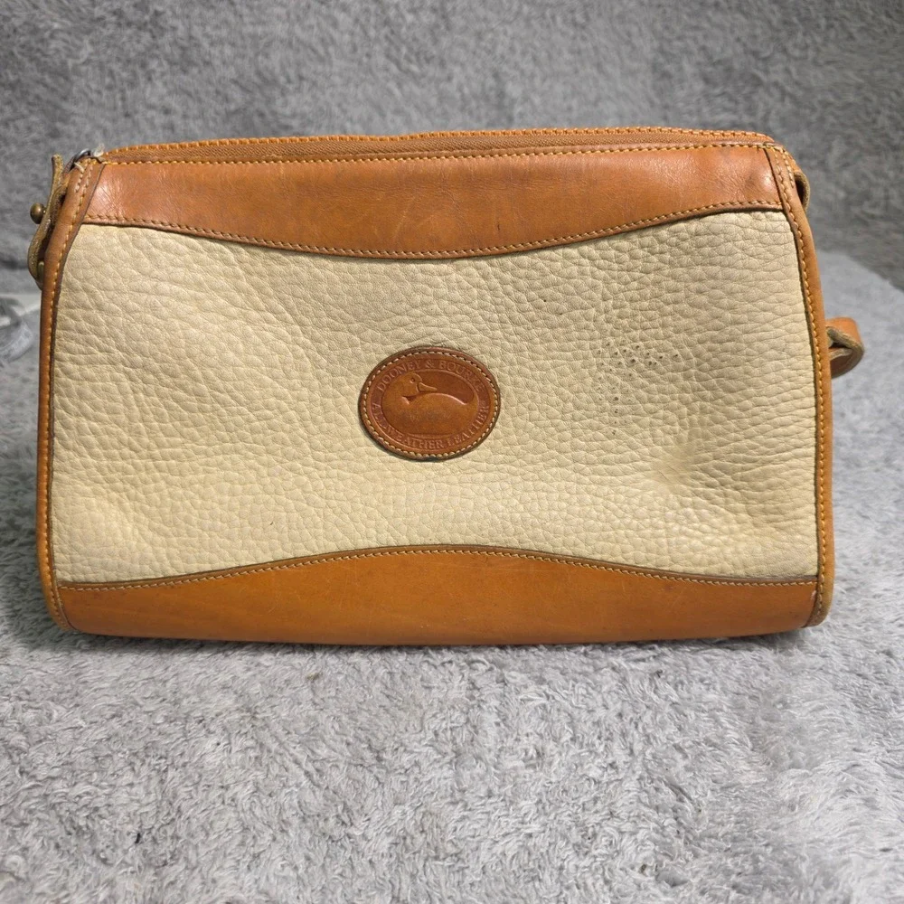VTG Dooney & Bourke Cream Brown All Weather Leather‎ Shoulder Bag Duck Charm USA